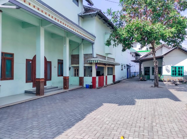 Suasana depan ndalem kiai.